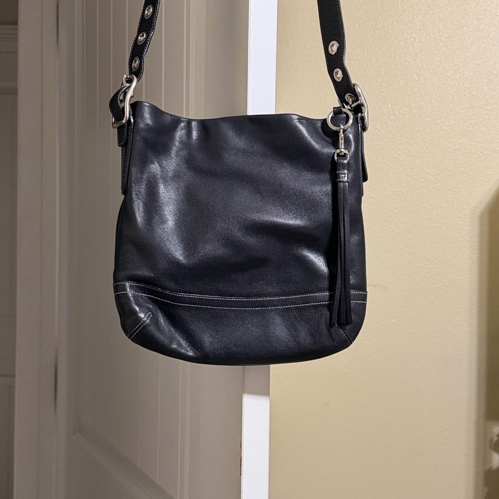 Vintage Coach Legacy 1415 Slim Duffle shoulder Bag in black with white stitching - Picture 16 of 16